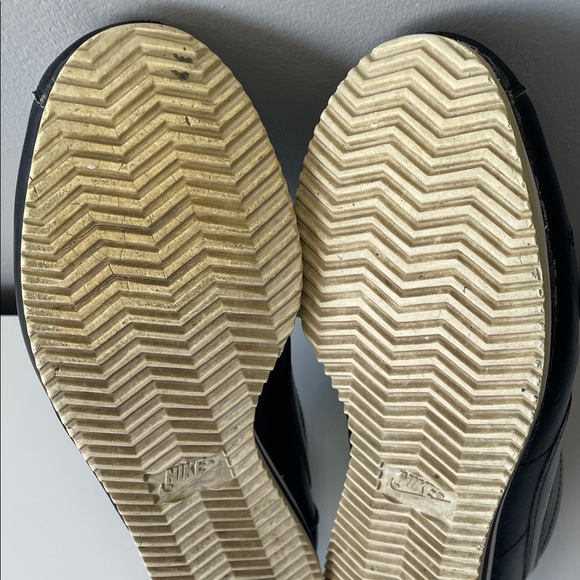 Nike ‘Classic Cortez' Black Leather women’s sneakers size 10 - Picture 13 of 16